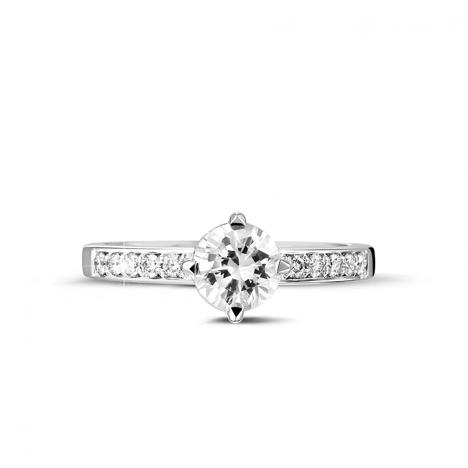 0.70 quilates anillo solitario diamante de oro blanco con diamantes en los lados 