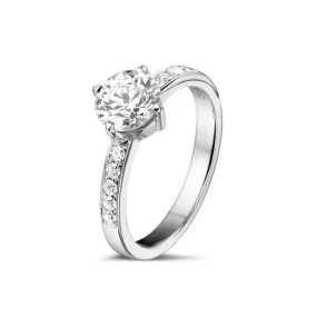 0.90 quilates anillo solitario diamante de oro blanco con diamantes en los lados 