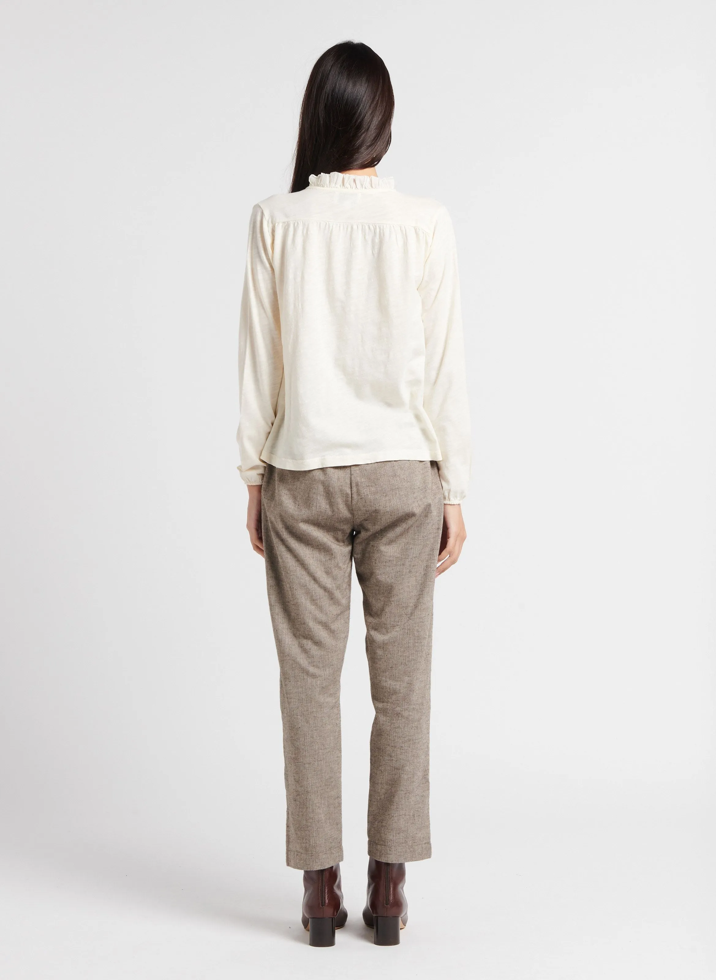 ALFRED  PANTALóN DE ALGODóN CON PINZAS EN BEIGE