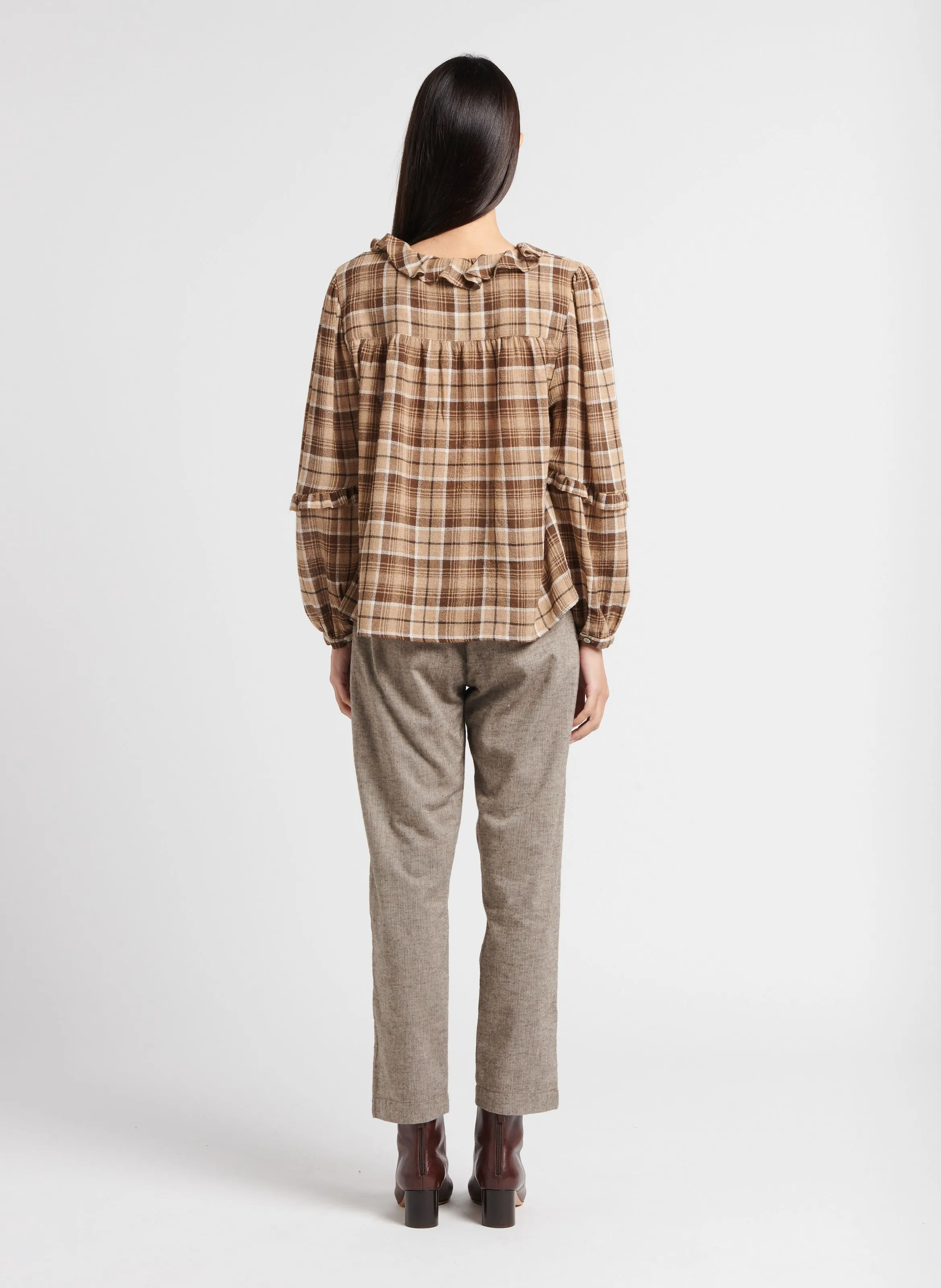 ALFRED  PANTALóN DE ALGODóN CON PINZAS EN BEIGE