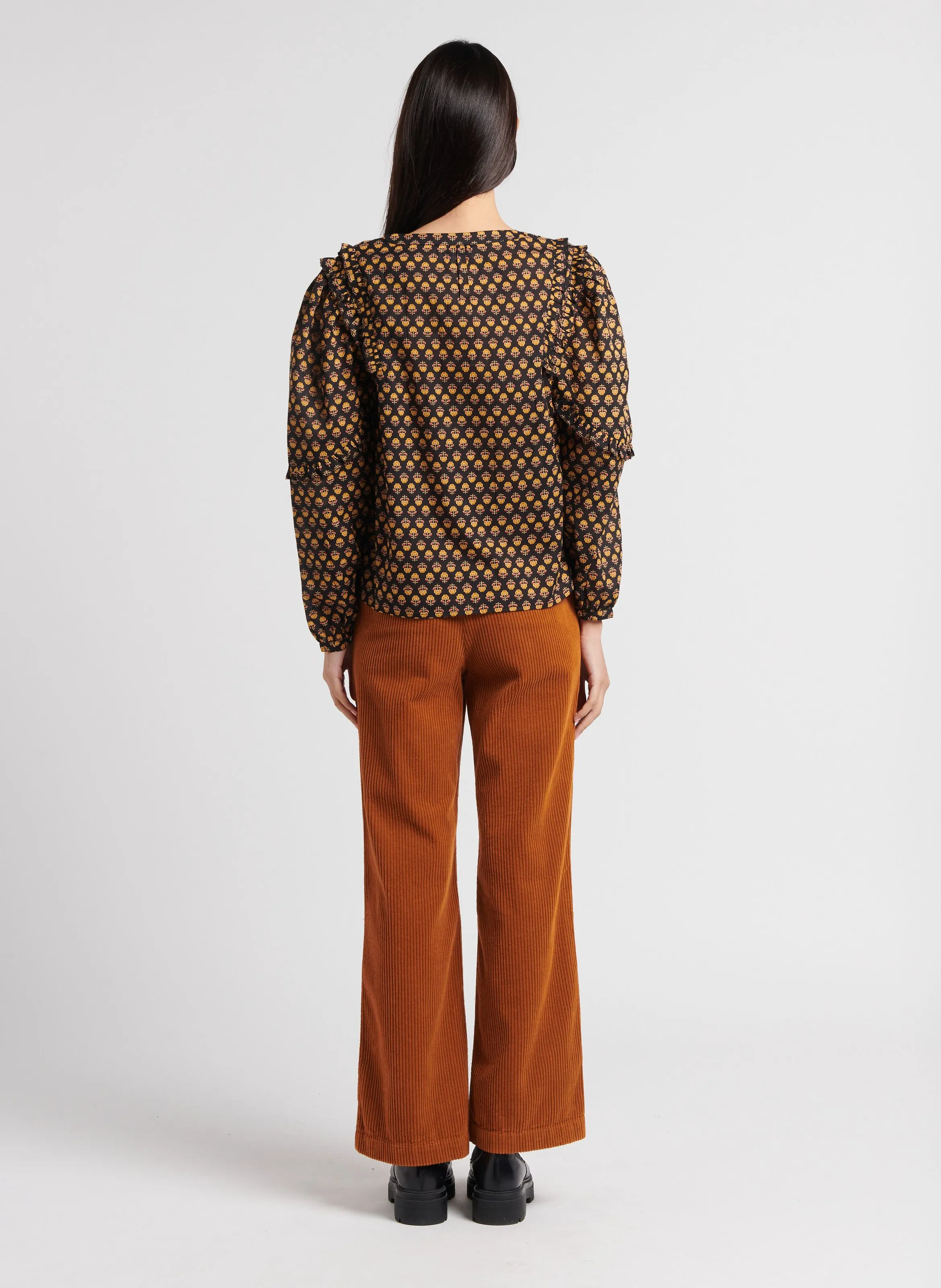 ANELLE  PANTALóN DE PANA EN MARRON
