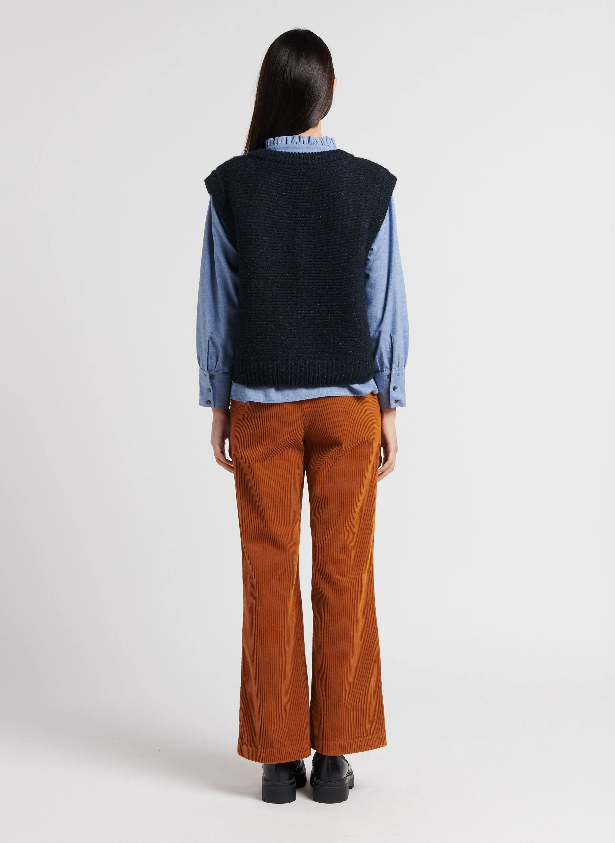 ANELLE  PANTALóN DE PANA EN MARRON