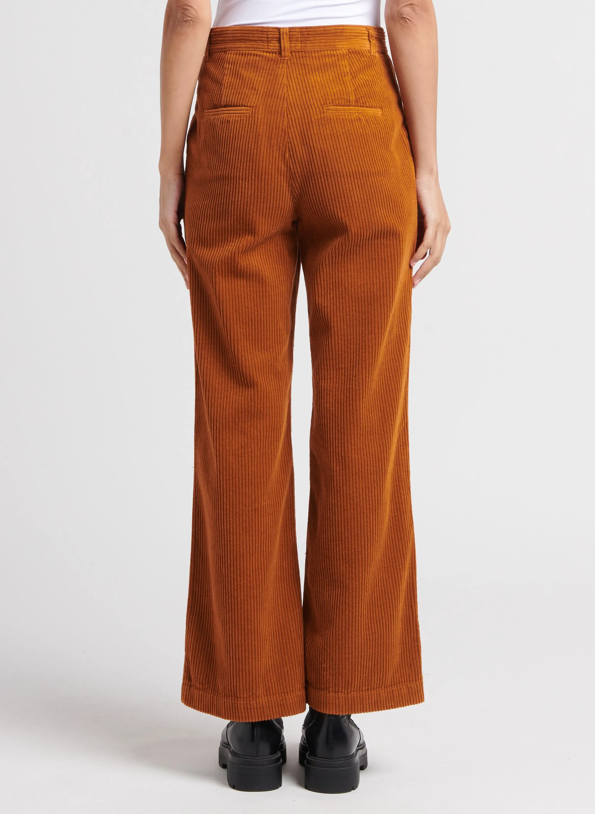 ANELLE  PANTALóN DE PANA EN MARRON