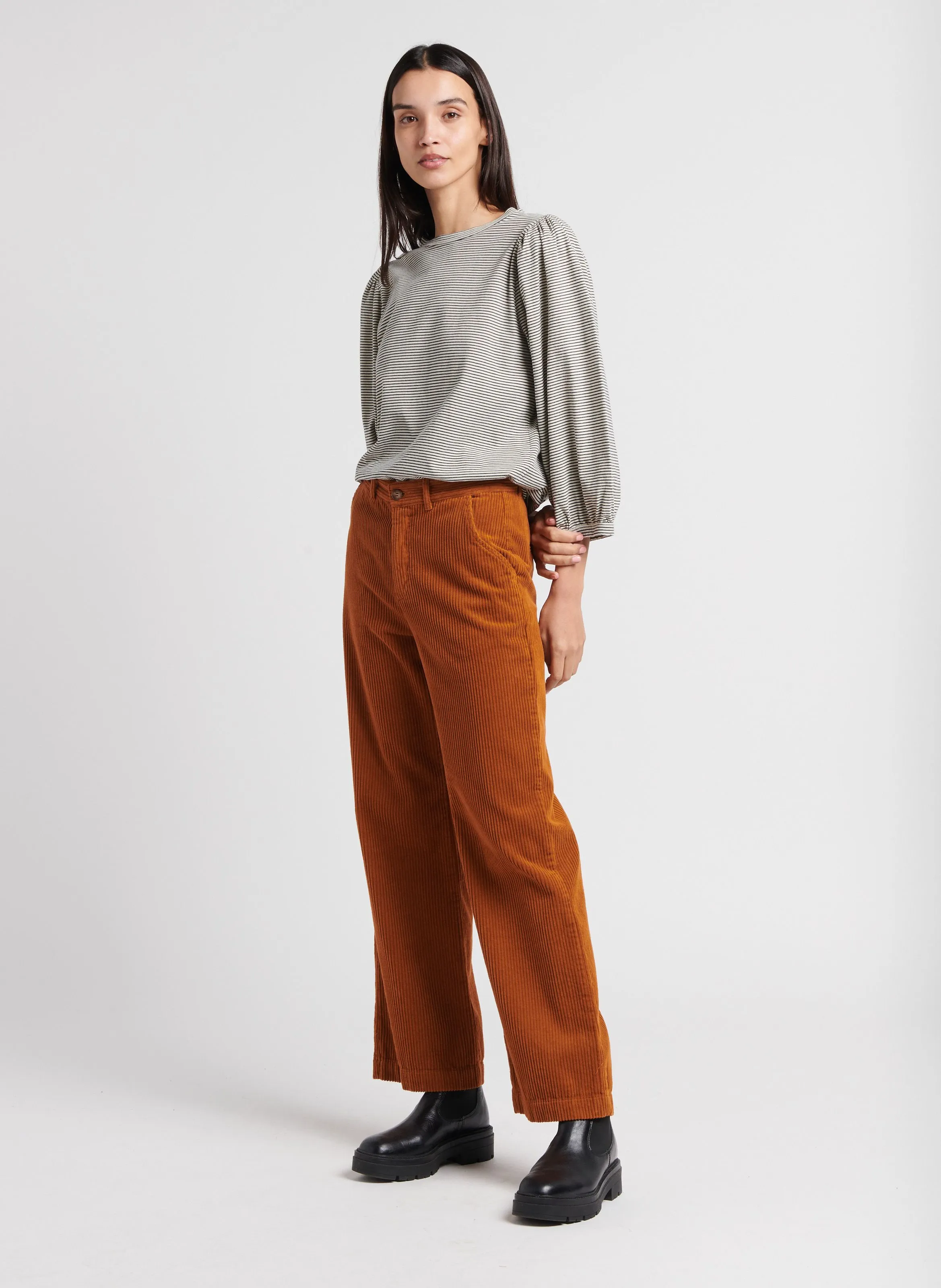 ANELLE  PANTALóN DE PANA EN MARRON
