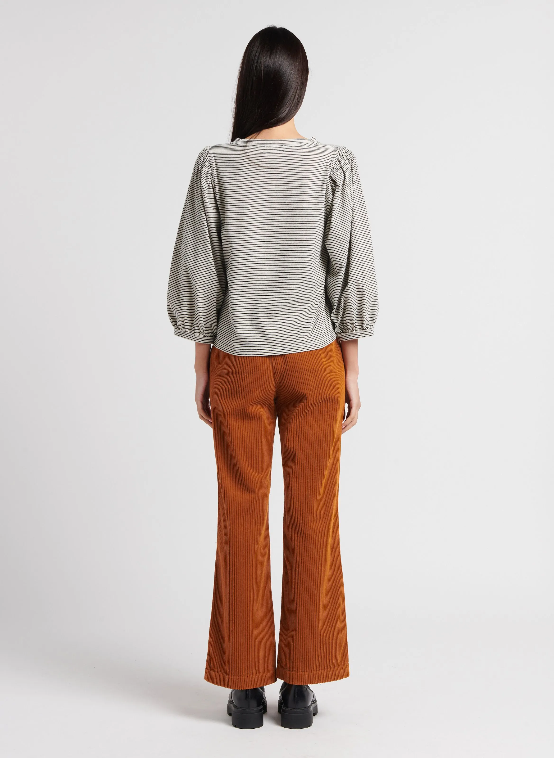 ANELLE  PANTALóN DE PANA EN MARRON