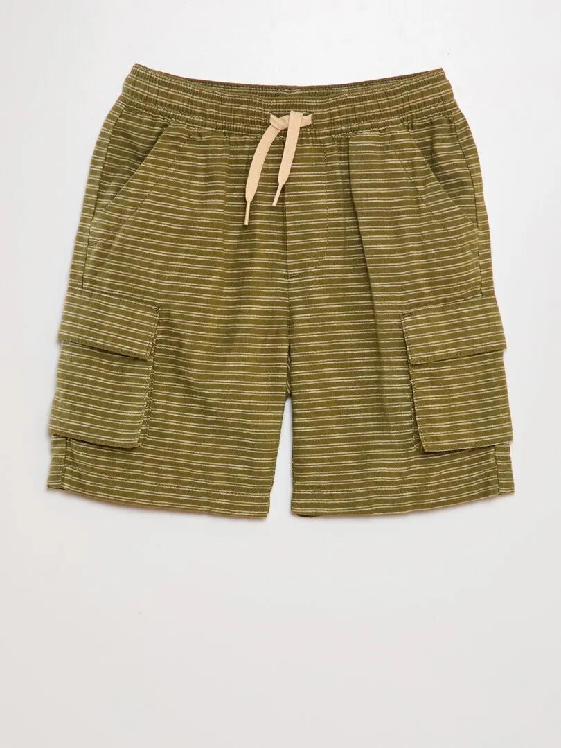 BERMUDAS CON MúLTIPLES BOLSILLOS  KAKI