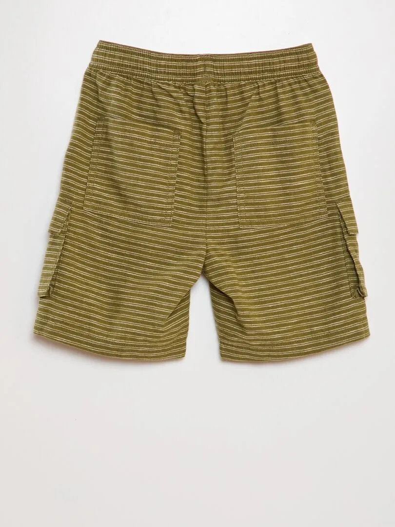 BERMUDAS CON MúLTIPLES BOLSILLOS  KAKI