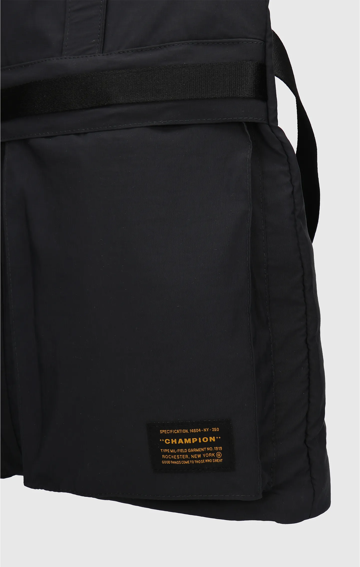 Bolso de mano con múltiples bolsillos
