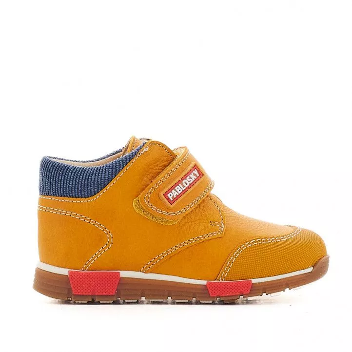 Botines Pablosky con puntera reforzada y detalle azul