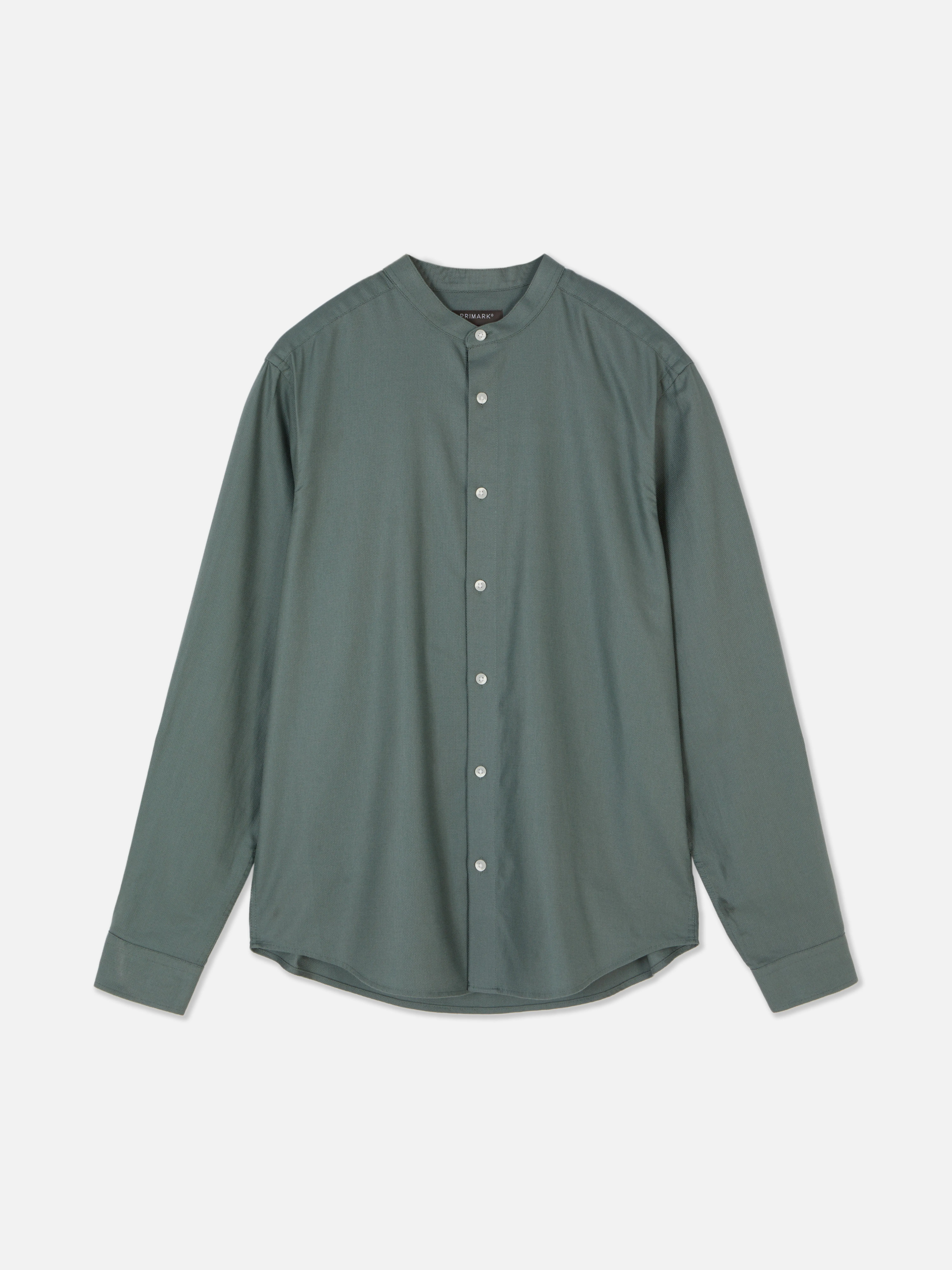 Camisa de mangas enrolladas con botones