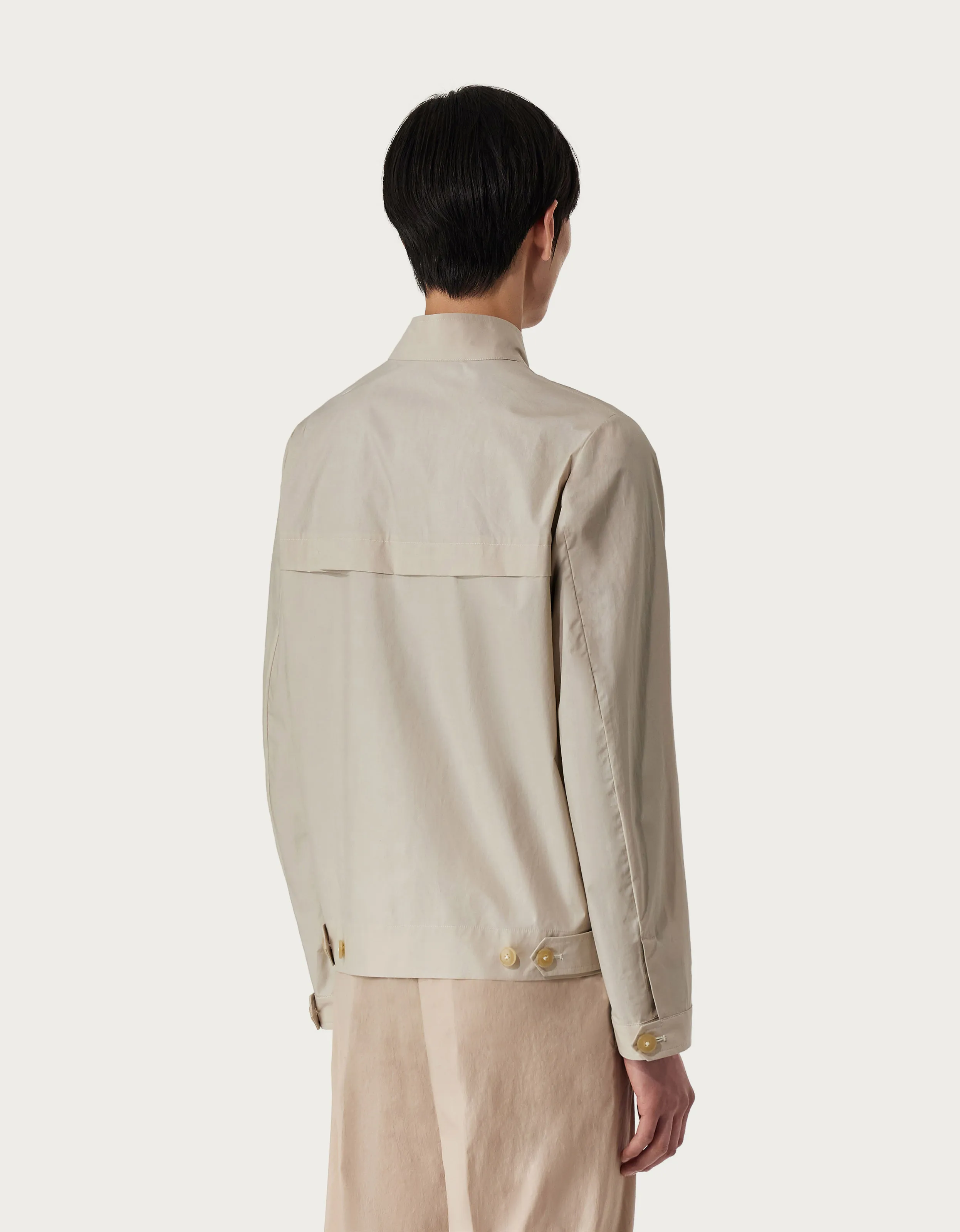 Chaqueta beige de algodón resinado 