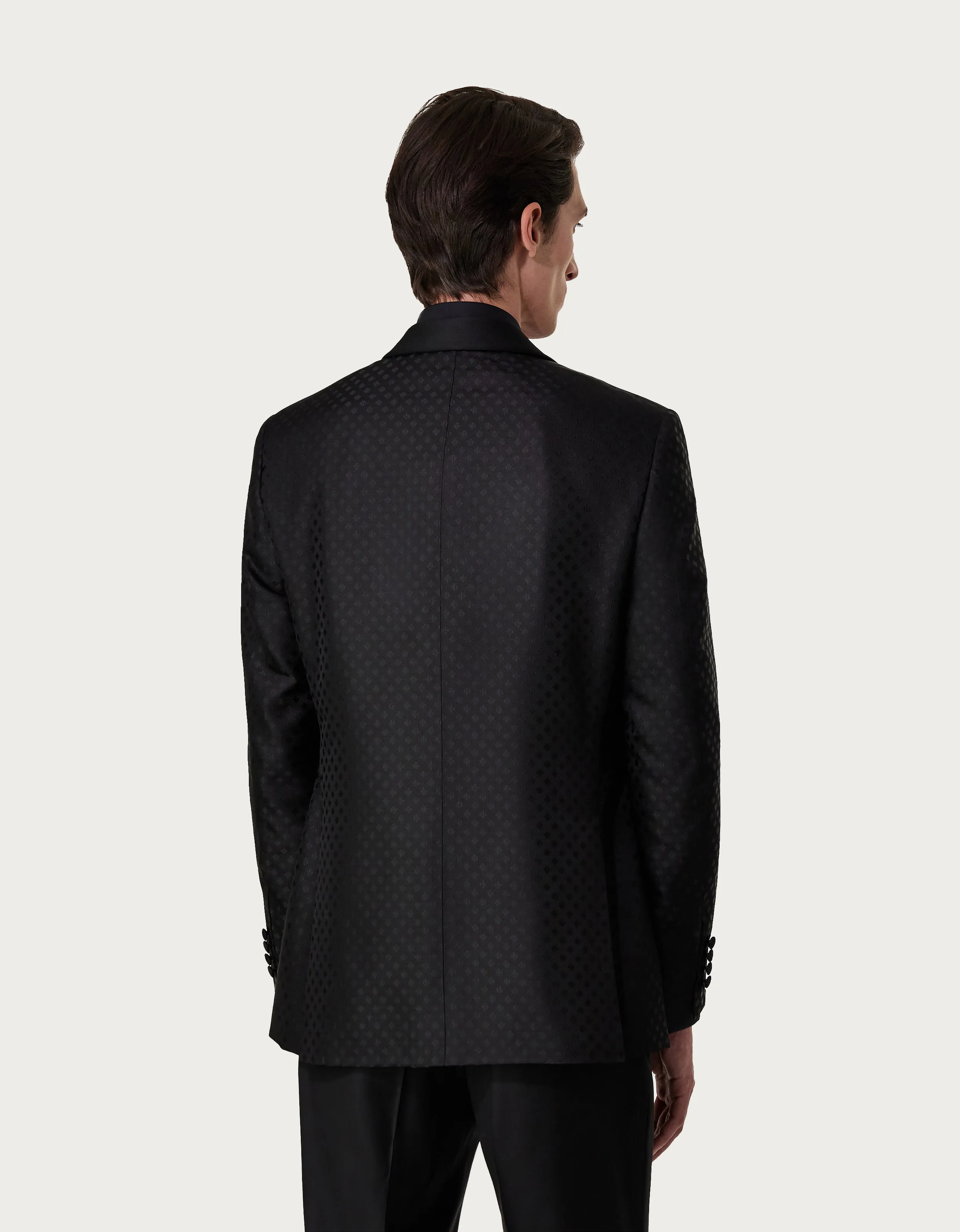 Chaqueta de esmoquin de seda negra 