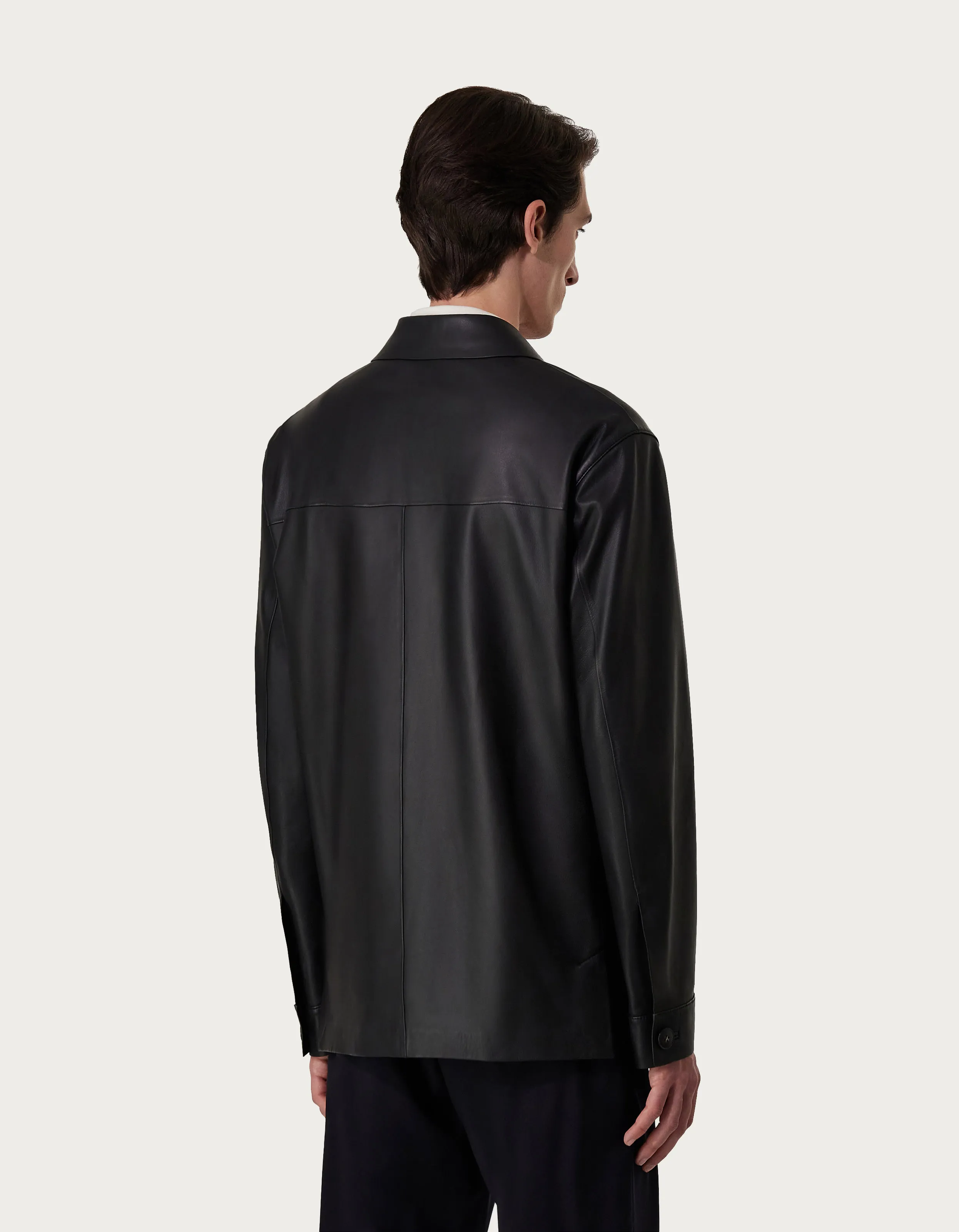 Chaqueta de trabajo en napa negra mate 