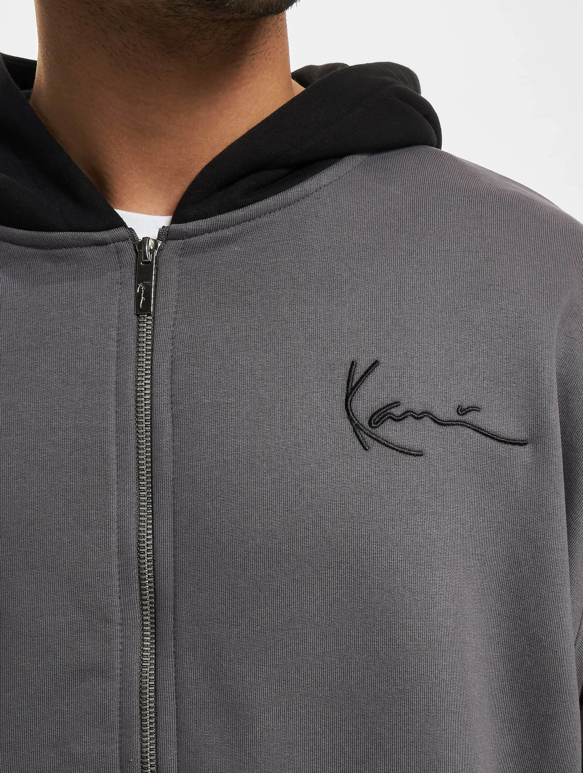 Chest Signature Metaverse Block Full Zip