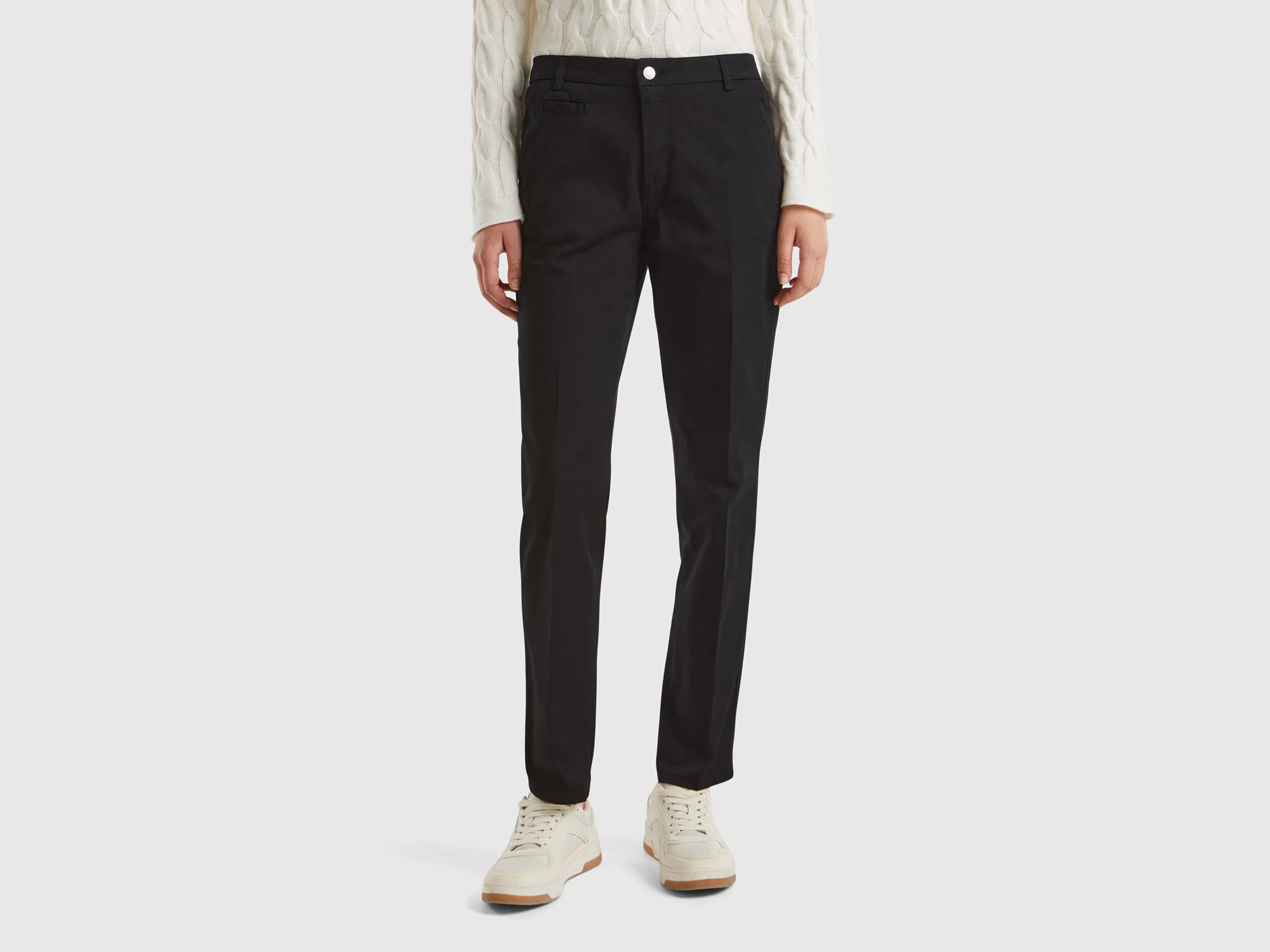 Chinos slim fit de algodón negro