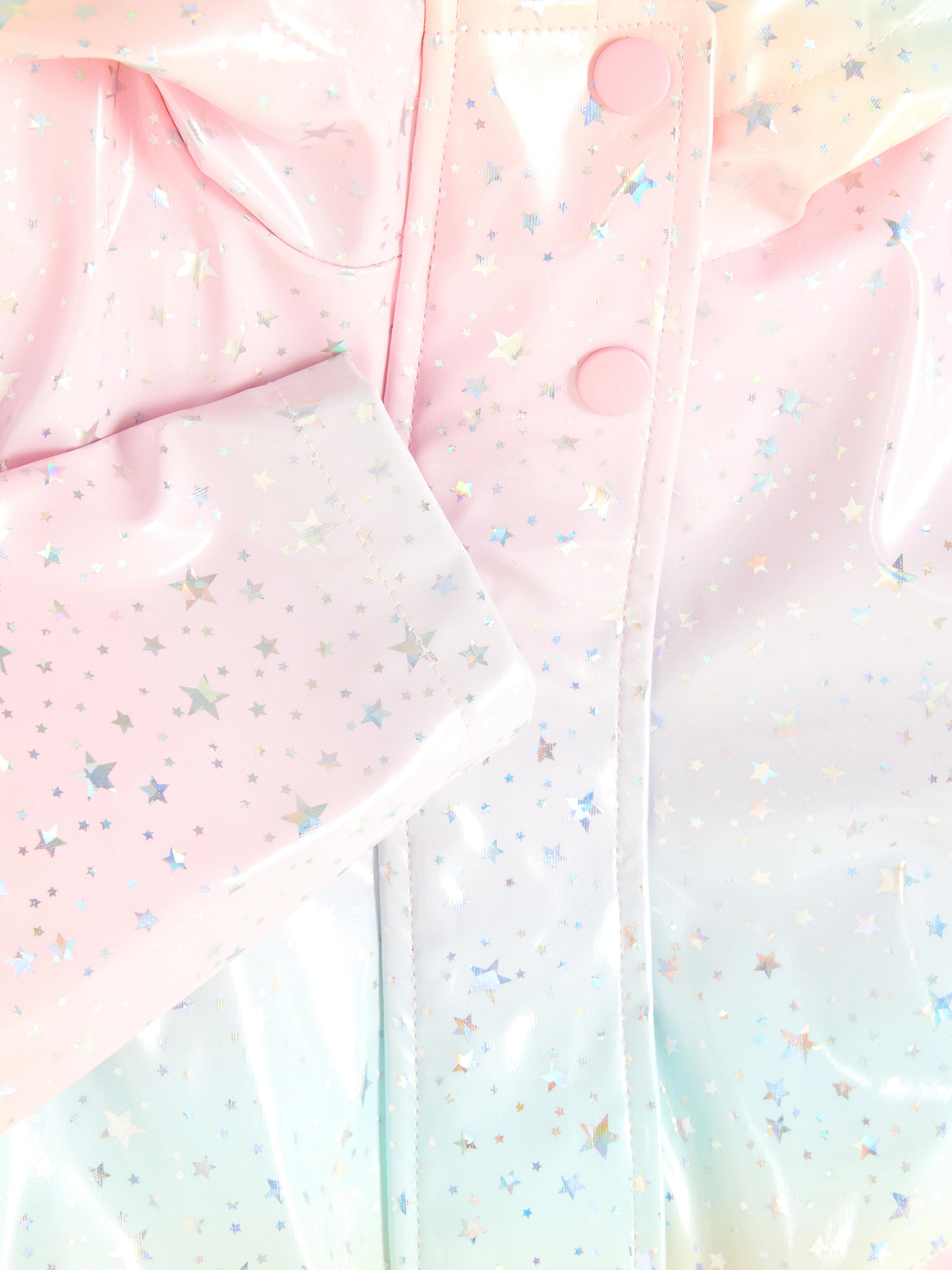 Chubasquero con capucha y estampado de estrellas