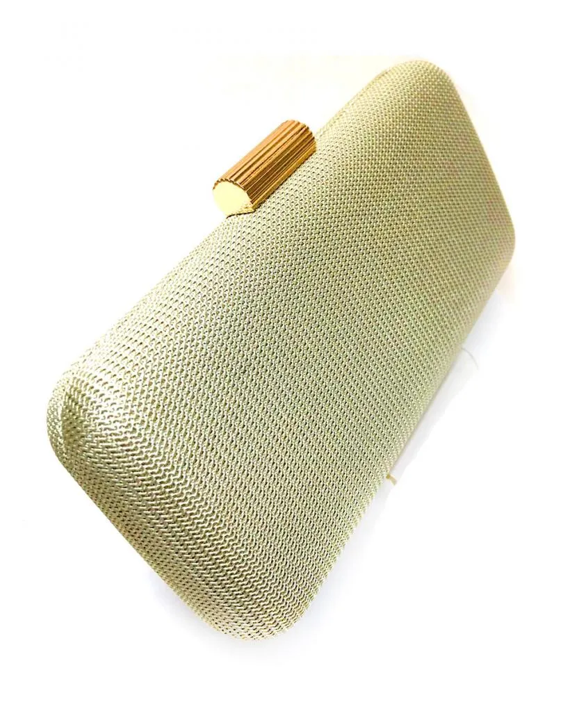CLUTCH DE FIESTA DORADOS MUY COMODOS DE LLEVAR EN LA MANO