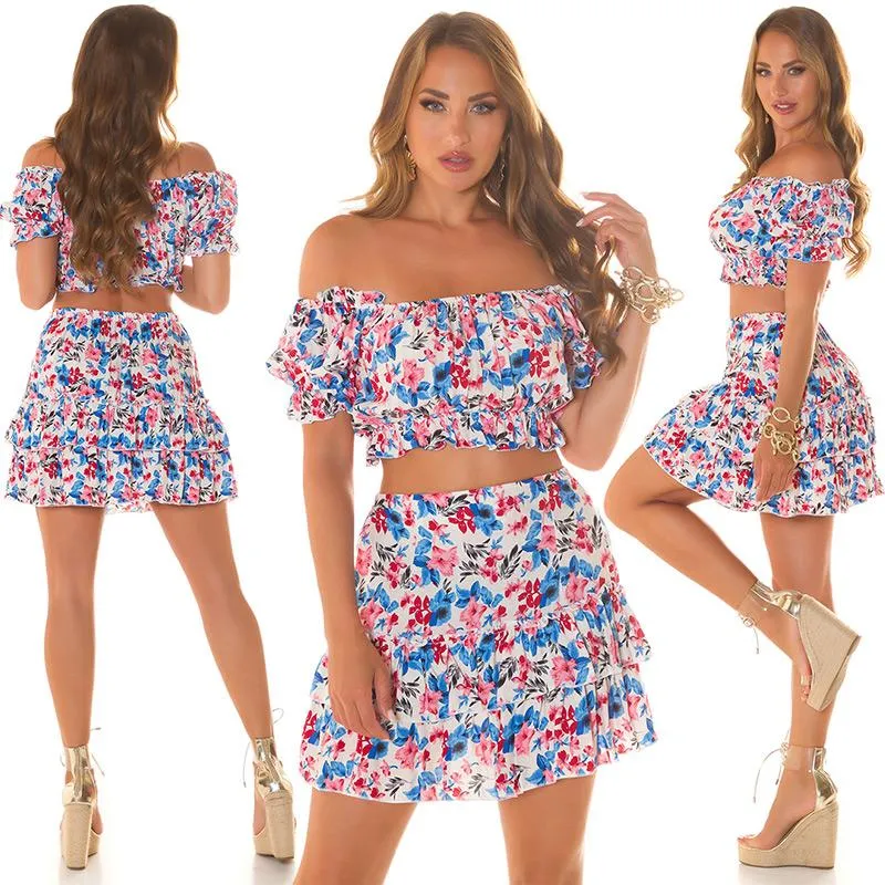 Conjunto de verano con estampados crema