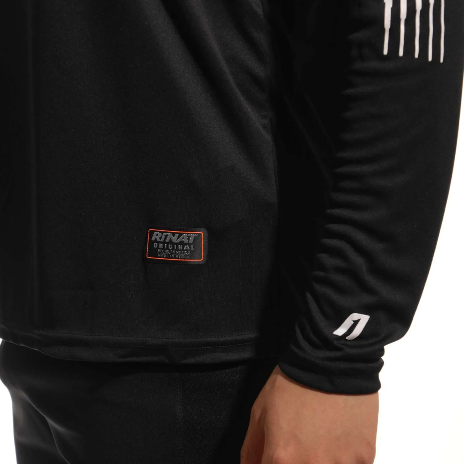 Equipación Rinat Pro