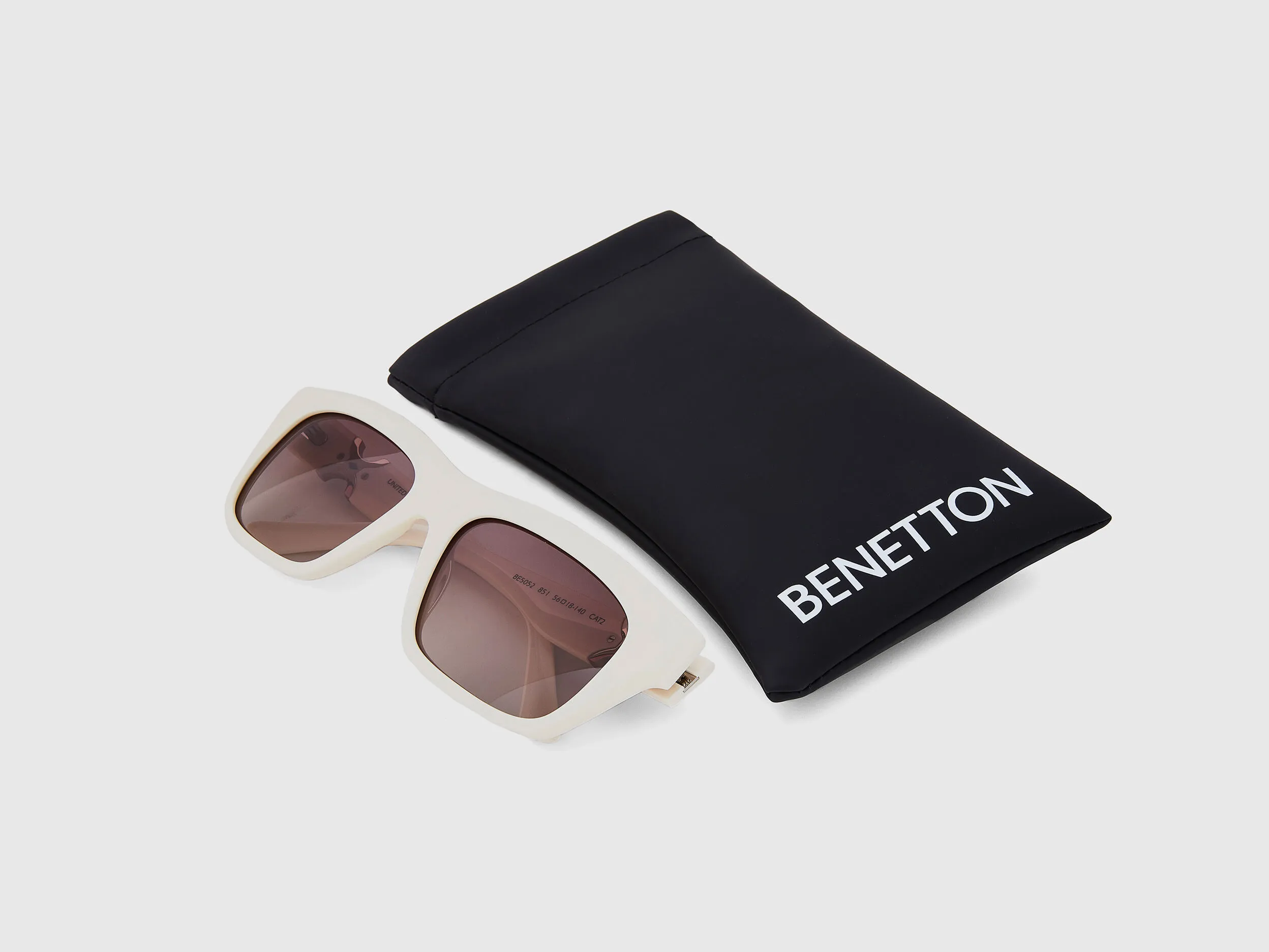 Gafas de sol blancas