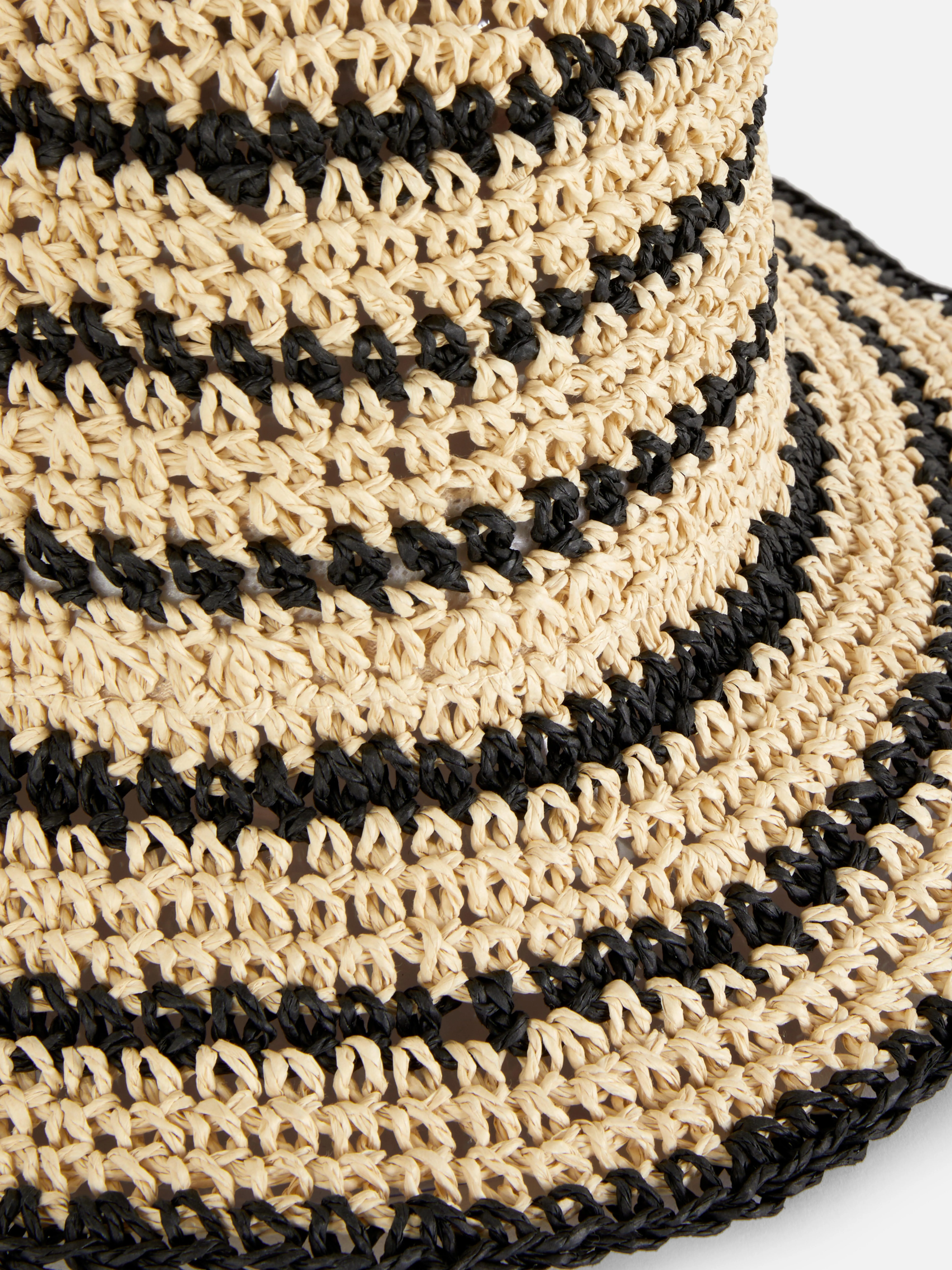 Gorro de pescador de paja