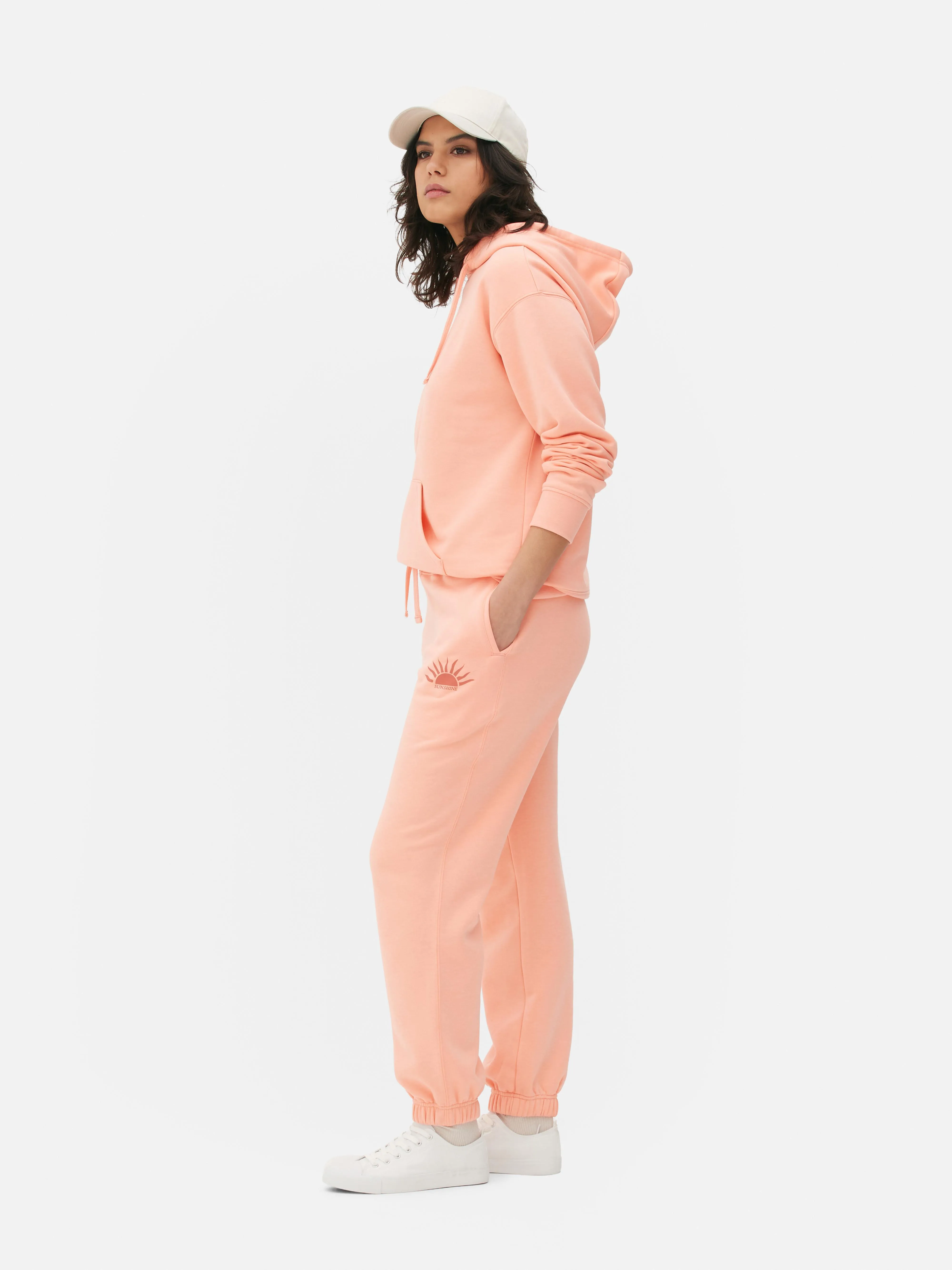 Joggers con cordón de ajuste y estampado gráfico