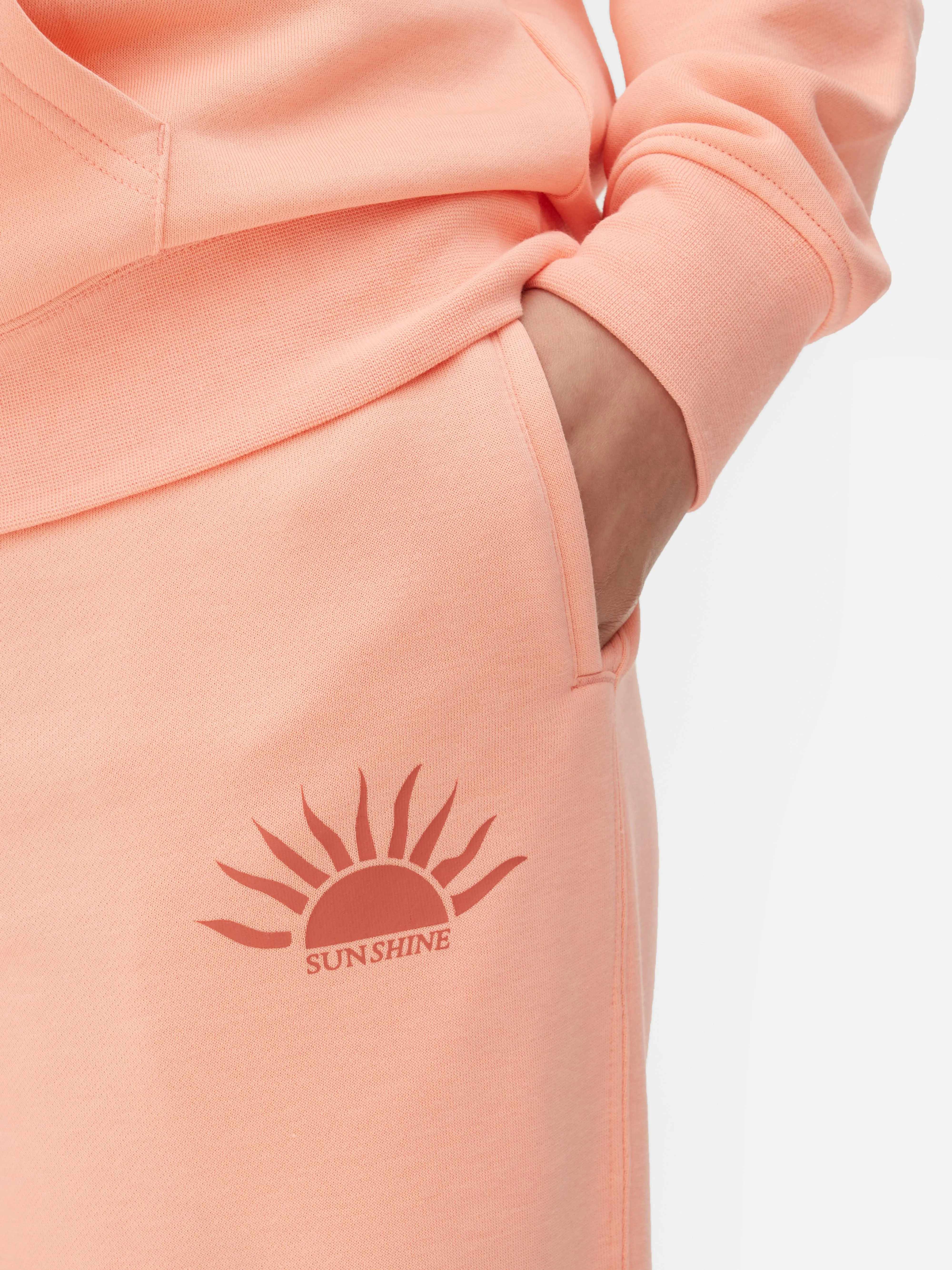 Joggers con cordón de ajuste y estampado gráfico