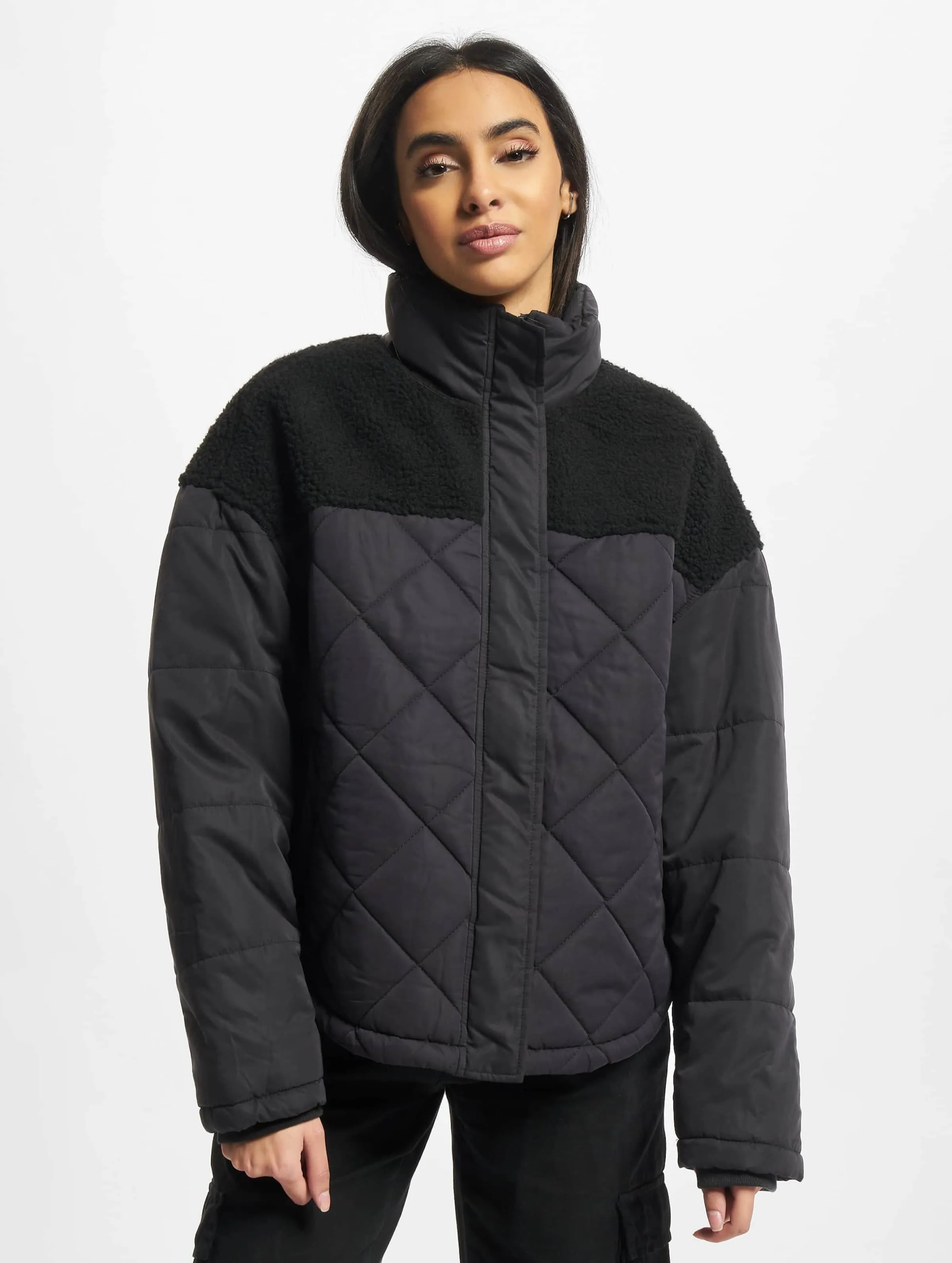 Ladies Oversized Diamond Quilt