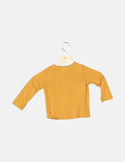 Mango Camiseta mostaza botones