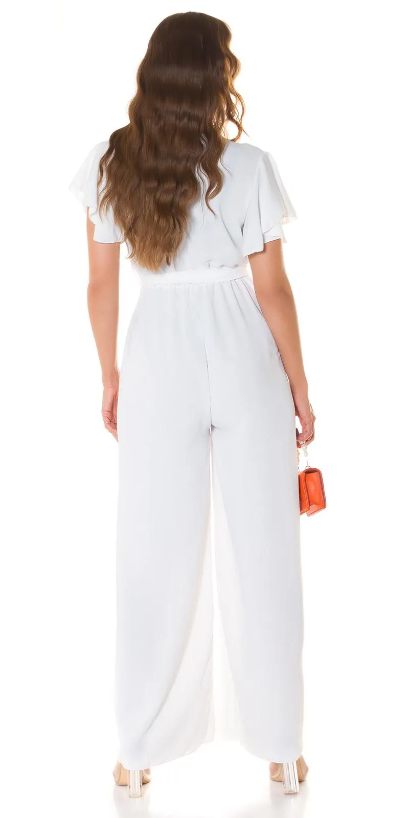 Mono de verano con cinturón blanco
