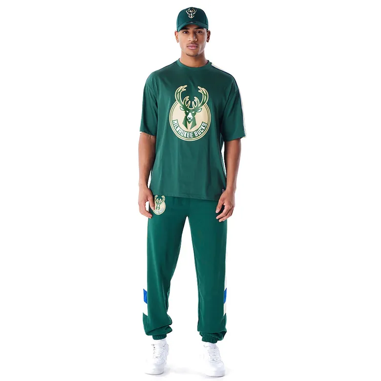 NEW ERA NBA MILWAUKEE BUCKS PANEL OVERSIZED TSHIRT