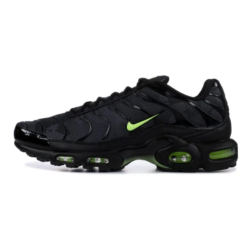 NIKE AIR MAX PLUS
