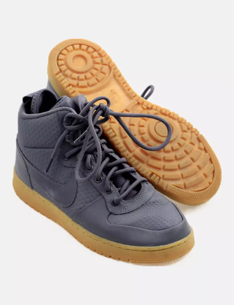 Nike Sneaker alta gris