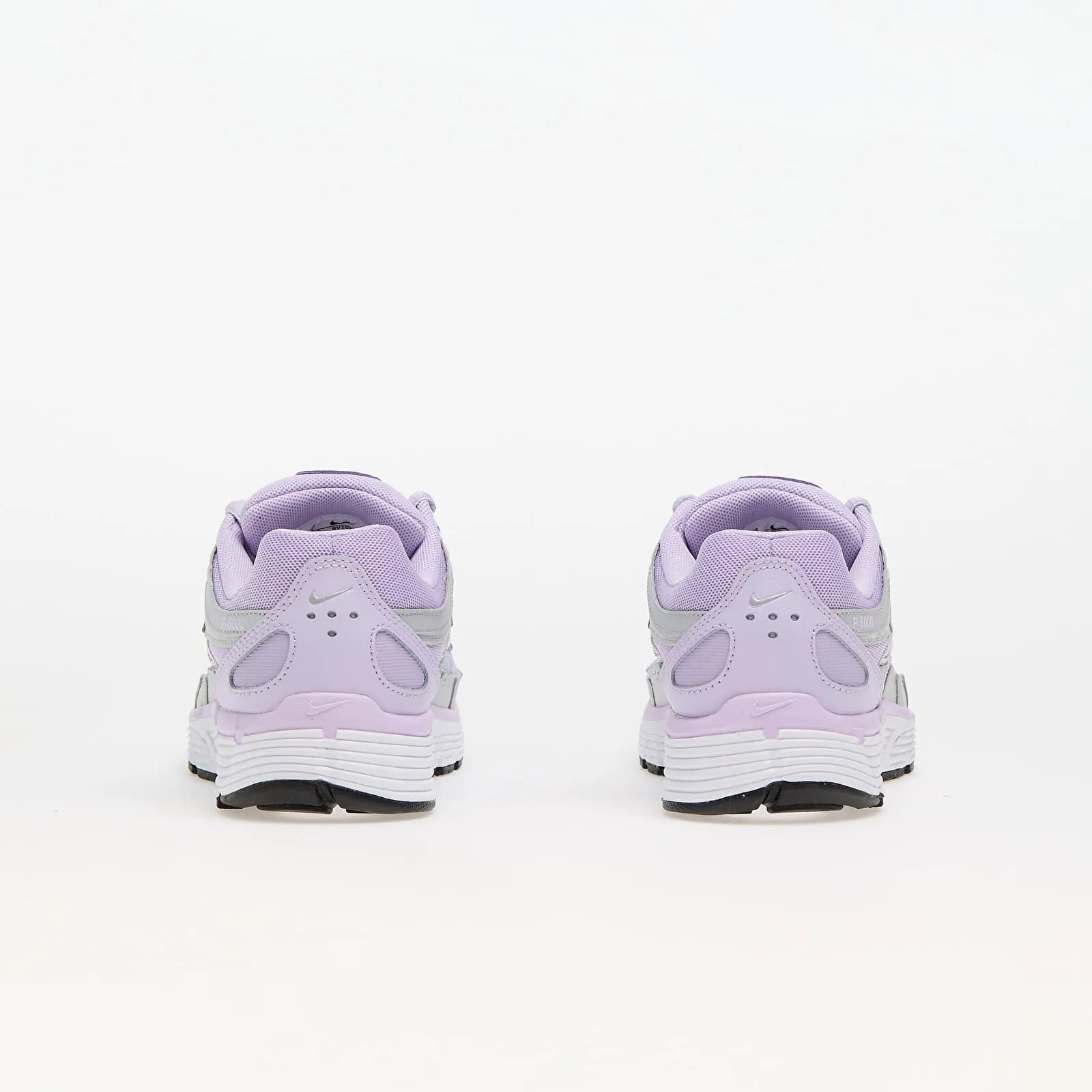 NIKE W P6000