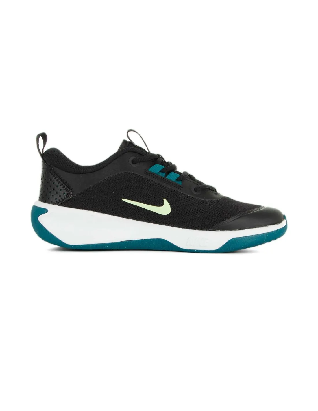 NIKE  ZAPATILLAS NEGRAS OMNI MULTICOURT PS DM9027 003 NIñO/A