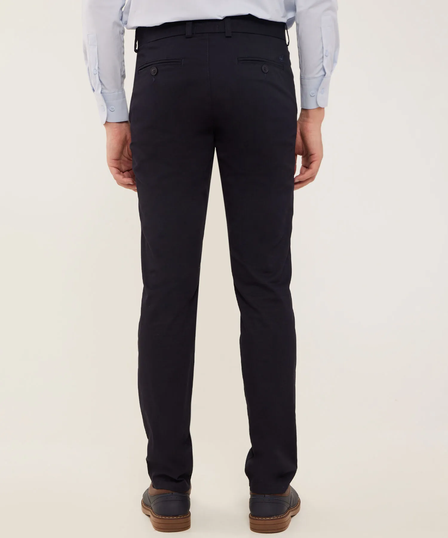 PANTAL&OACUTE;N TIPO CHINO CON BOLSILLOS