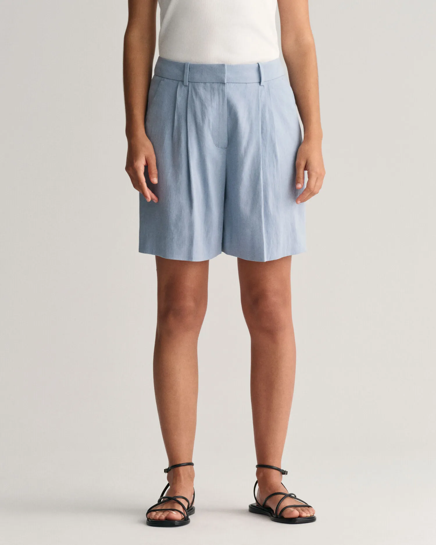 Pantalones cortos de vestir en lino elástico