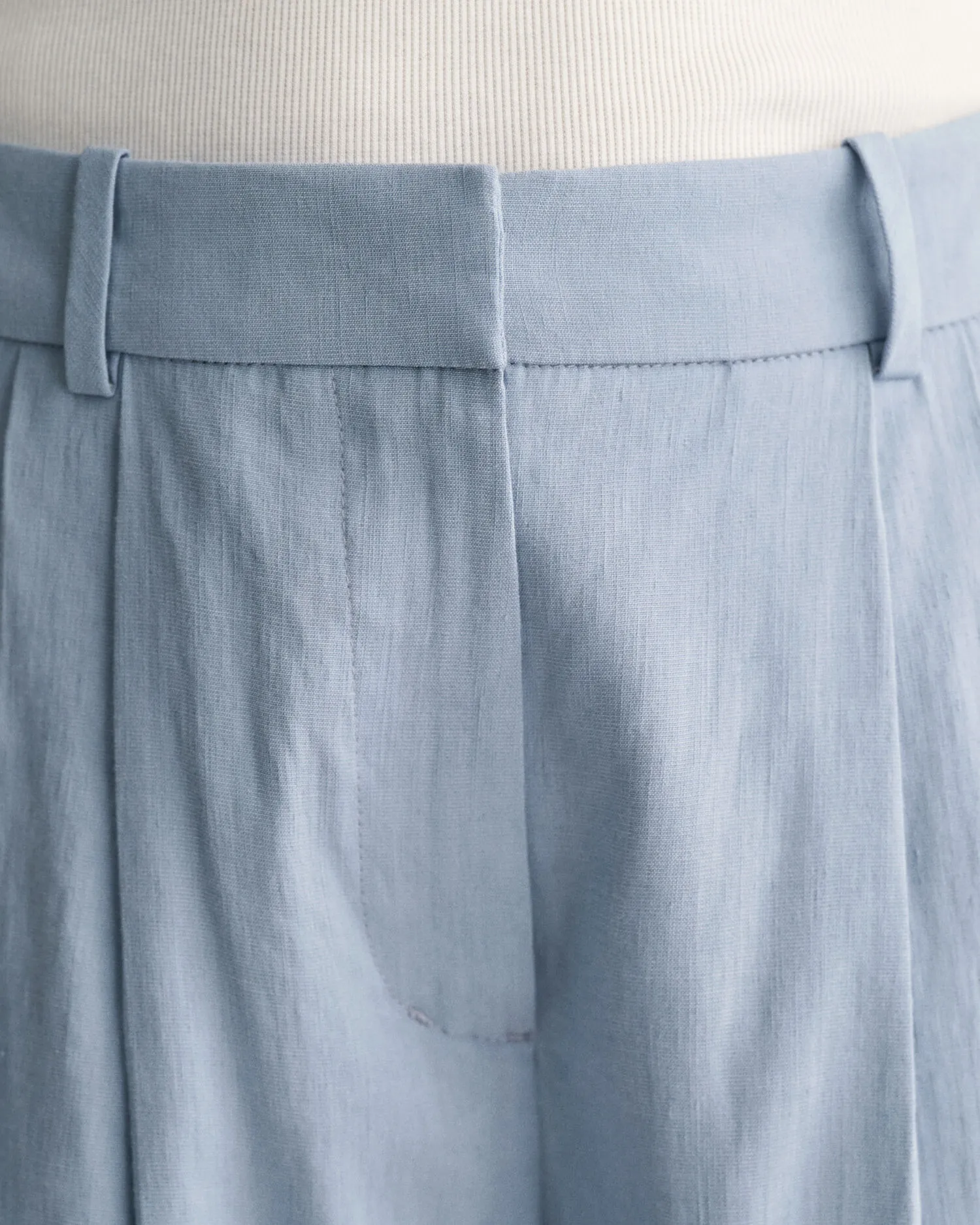 Pantalones cortos de vestir en lino elástico