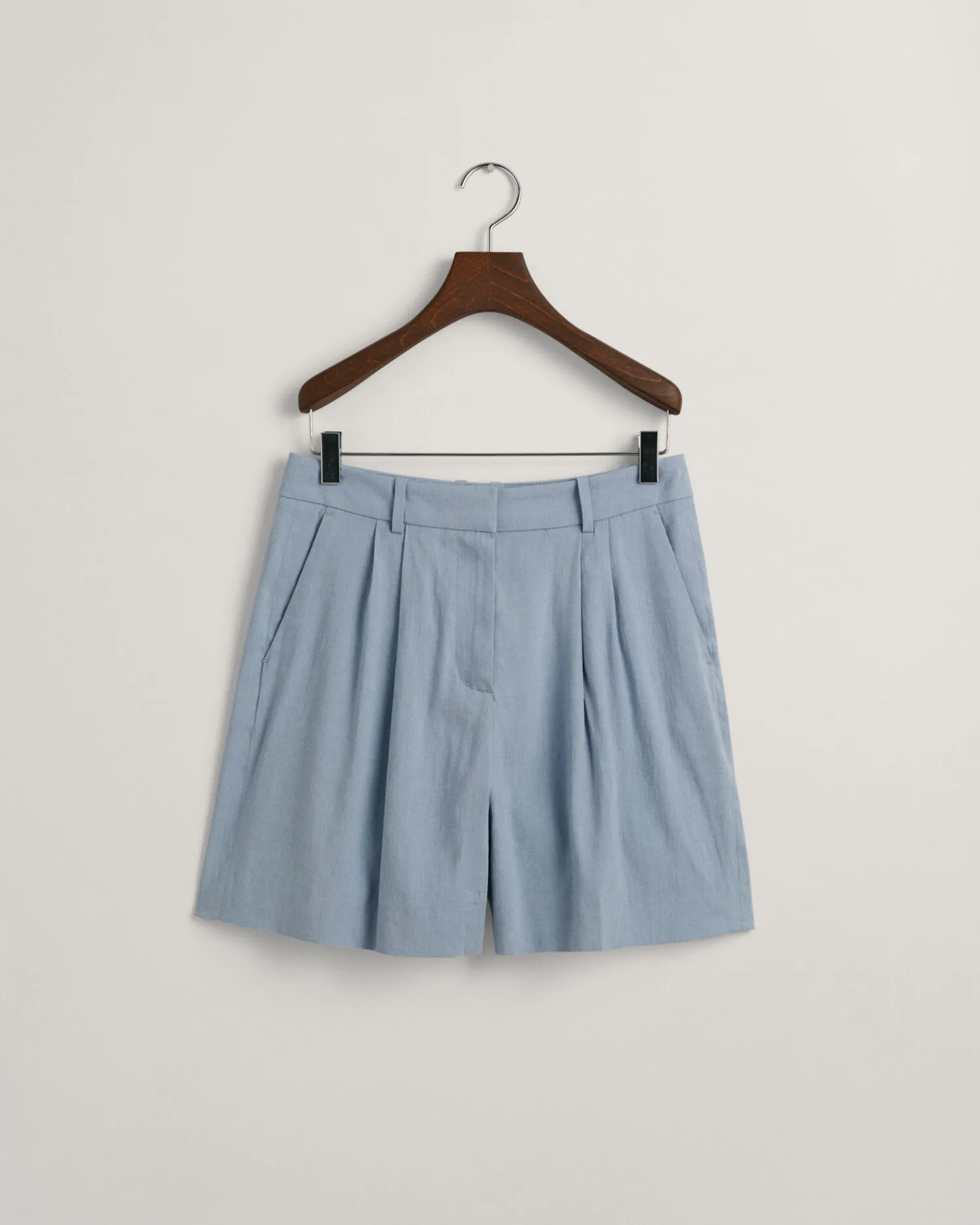 Pantalones cortos de vestir en lino elástico