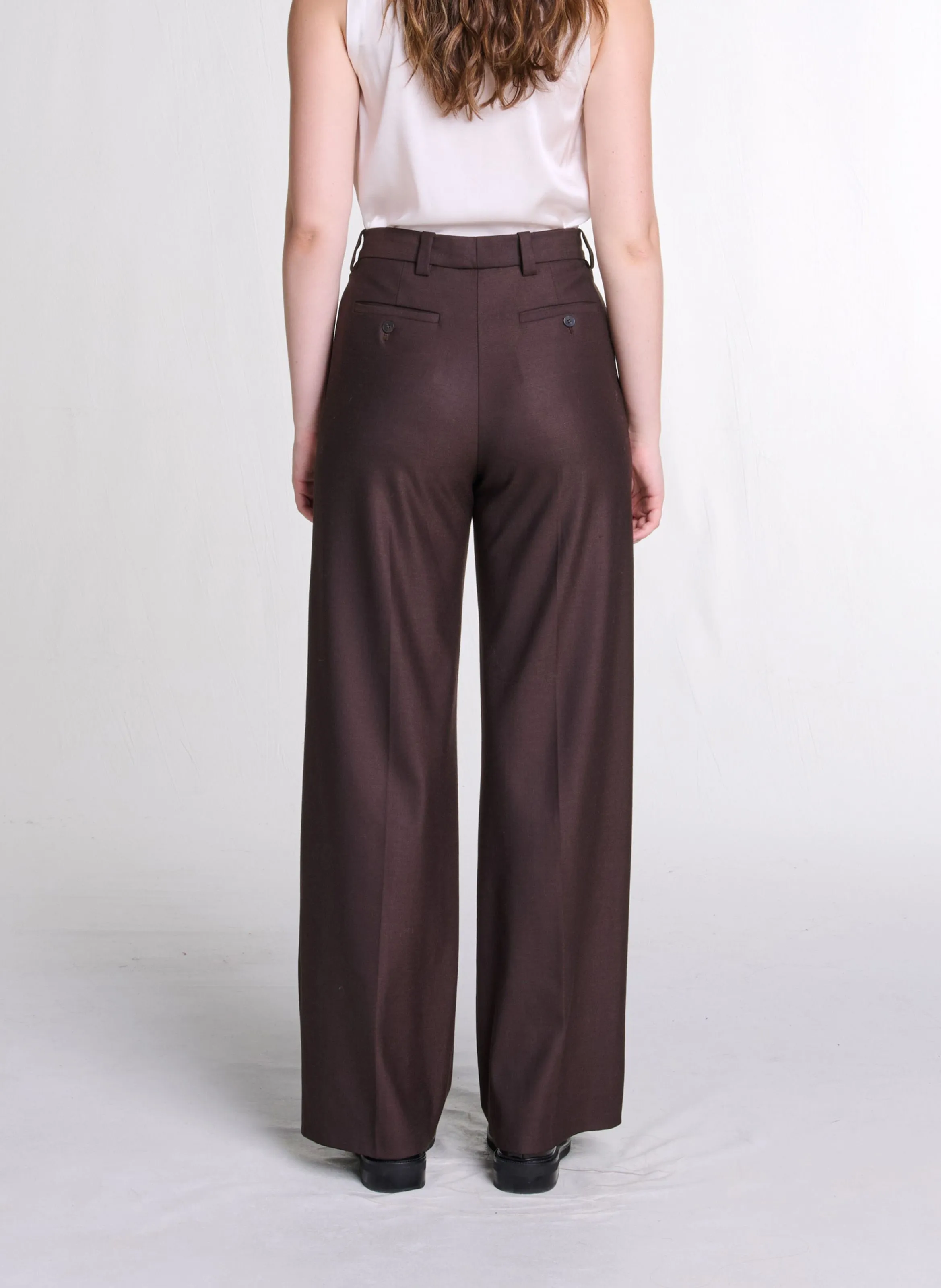 Pantalón de pinzas en marron