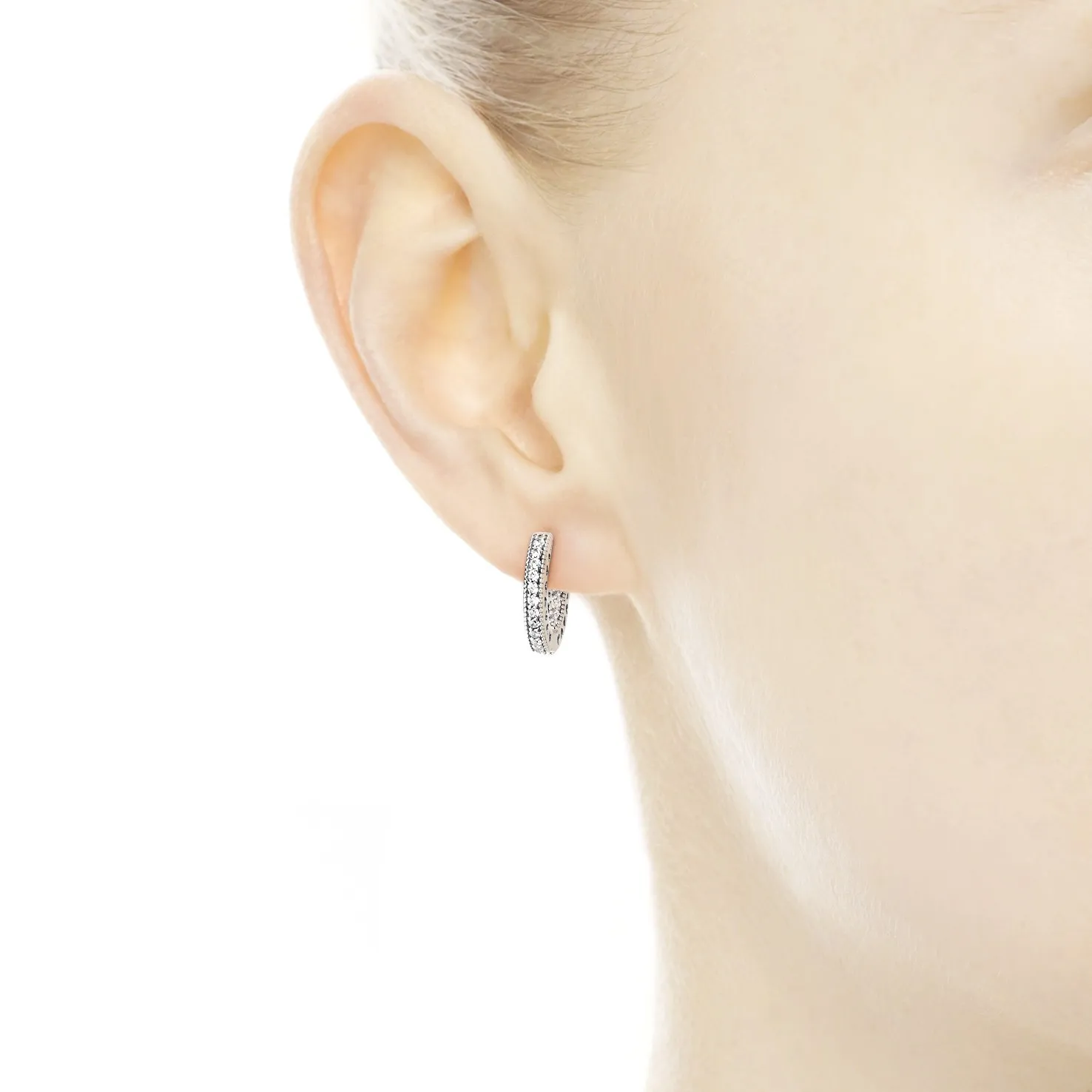 Pendientes de aro en plata de ley Corazones de PANDORA pequeños