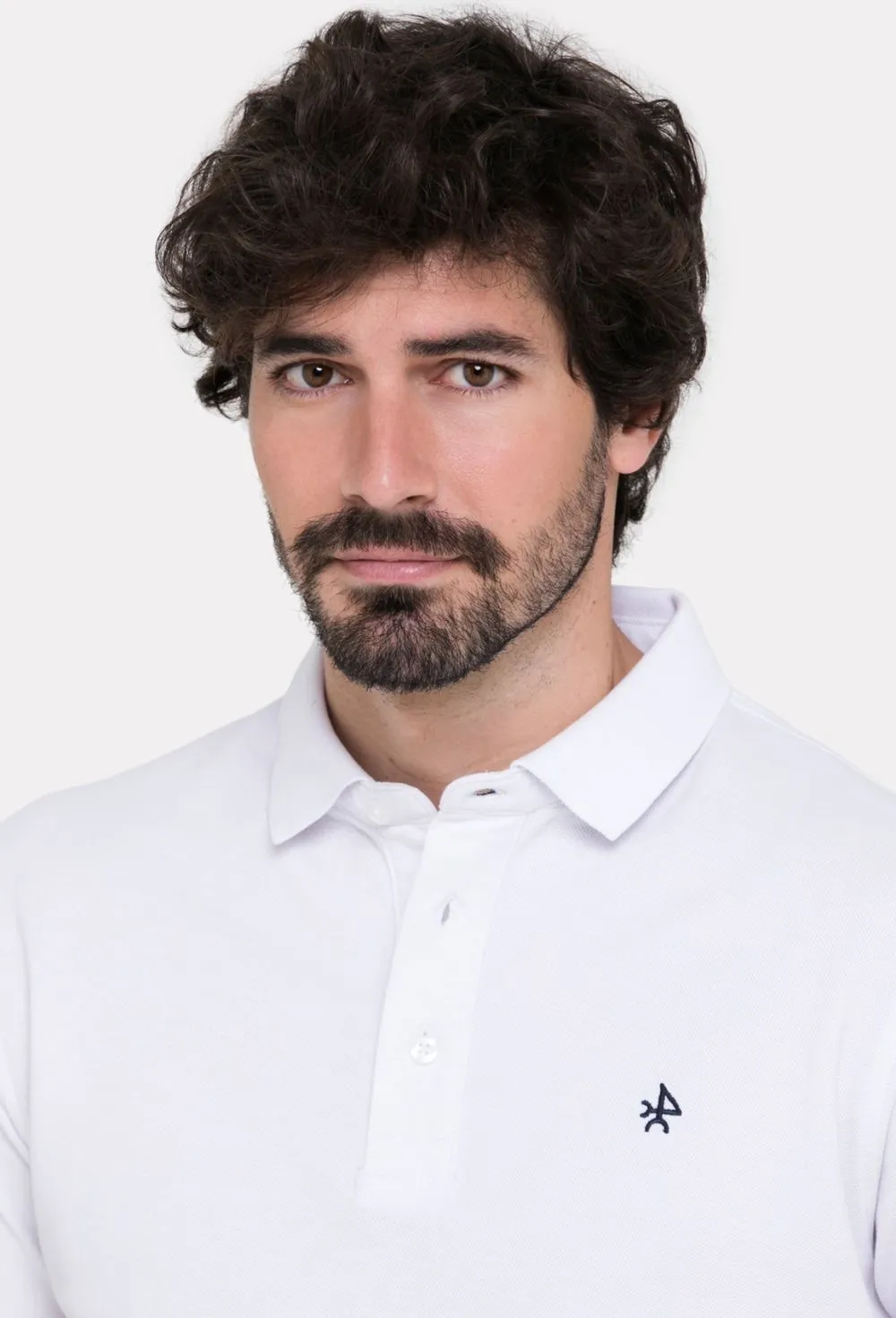 Polo clásico de verano blanco