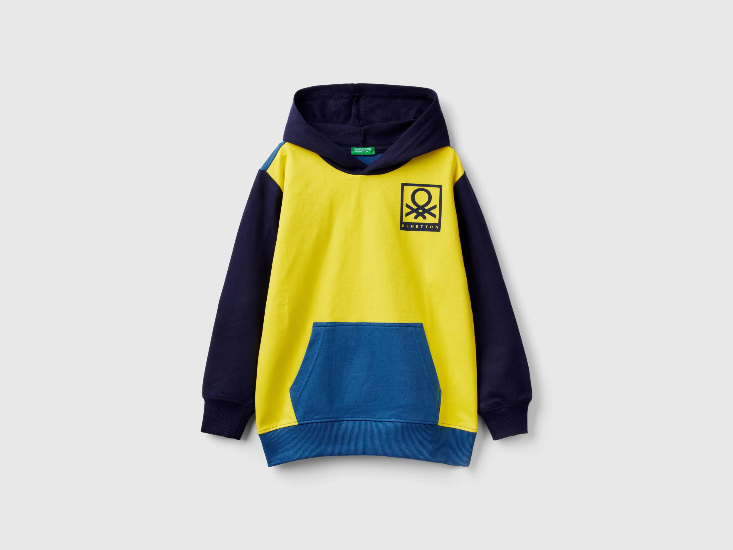 Sudadera ligera con capucha