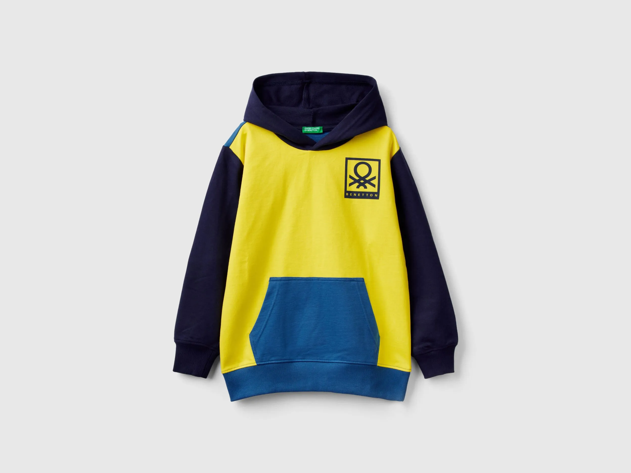 Sudadera ligera con capucha
