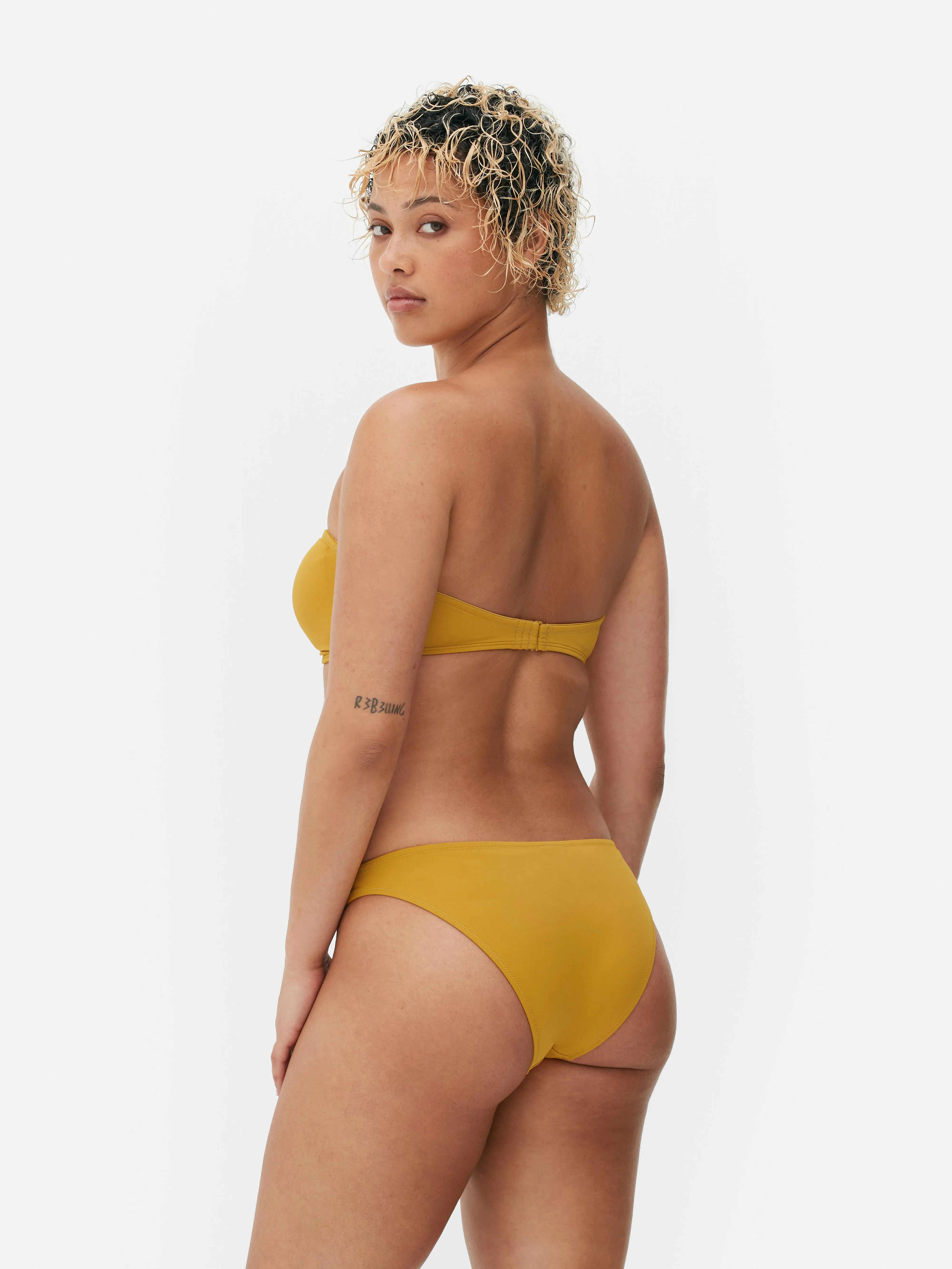 Top de bikini bandeau fruncido